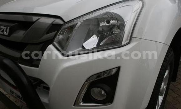 Nunua Ilio tumika Isuzu KB Nyeupe Gari ndani ya Beitbridge nchini Matabeleland Kusini Nunua Ilio tumika Isuzu KB Nyeupe Gari ndani ya Beitbridge nchini Matabeleland Kusini