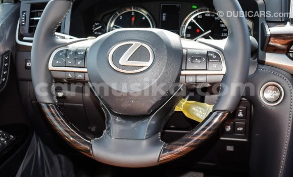Acheter Import Voiture Lexus LX Blanc à Import - Dubai, Harare Acheter Import Voiture Lexus LX Blanc à Import - Dubai, Harare