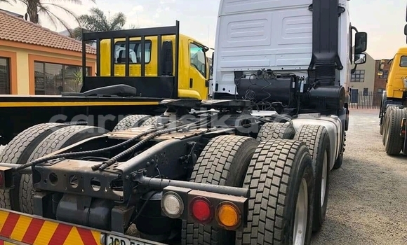 Nunua Ilio tumika Mercedes‒Benz 2644 Nyeupe Lori ndani ya Beitbridge nchini Matabeleland Kusini Nunua Ilio tumika Mercedes‒Benz 2644 Nyeupe Lori ndani ya Beitbridge nchini Matabeleland Kusini