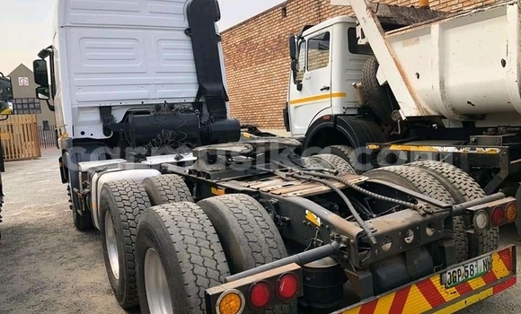 Nunua Ilio tumika Mercedes‒Benz 2644 Nyeupe Lori ndani ya Beitbridge nchini Matabeleland Kusini Nunua Ilio tumika Mercedes‒Benz 2644 Nyeupe Lori ndani ya Beitbridge nchini Matabeleland Kusini