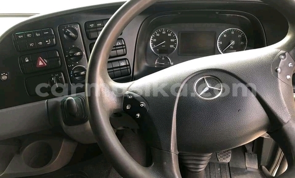 Nunua Ilio tumika Mercedes‒Benz 2644 Nyeupe Lori ndani ya Beitbridge nchini Matabeleland Kusini Nunua Ilio tumika Mercedes‒Benz 2644 Nyeupe Lori ndani ya Beitbridge nchini Matabeleland Kusini