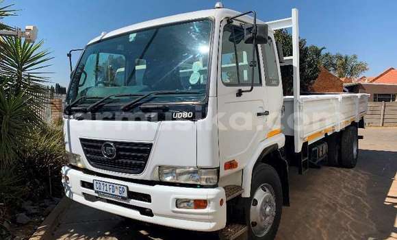 Acheter Occasion Utilitaire Nissan UD Blanc à Beitbridge, Matabeleland South Acheter Occasion Utilitaire Nissan UD Blanc à Beitbridge, Matabeleland South