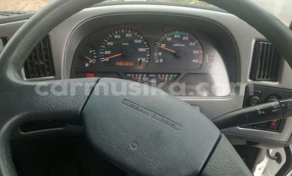 Acheter Occasion Utilitaire Nissan UD Blanc à Beitbridge, Matabeleland South Acheter Occasion Utilitaire Nissan UD Blanc à Beitbridge, Matabeleland South