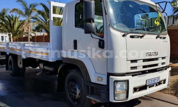 Acheter Occasion Utilitaire Isuzu FTR 850 Blanc à Beitbridge, Matabeleland South Acheter Occasion Utilitaire Isuzu FTR 850 Blanc à Beitbridge, Matabeleland South