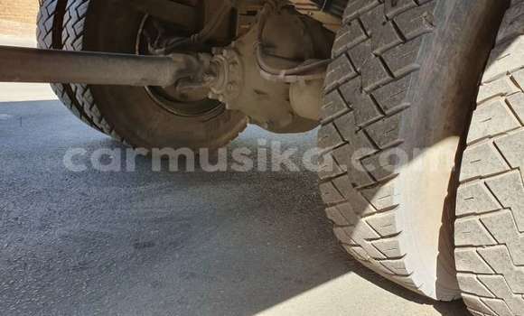 Acheter Occasion Utilitaire Isuzu FTR 850 Blanc à Beitbridge, Matabeleland South Acheter Occasion Utilitaire Isuzu FTR 850 Blanc à Beitbridge, Matabeleland South