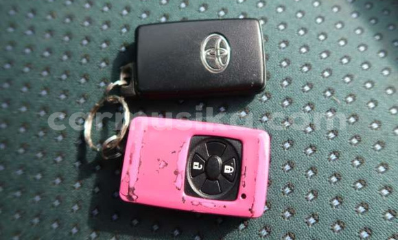 Tenga Tsaru Toyota Vitz Bhuruu Mota in Borrowdale in Harare Tenga Tsaru Toyota Vitz Bhuruu Mota in Borrowdale in Harare