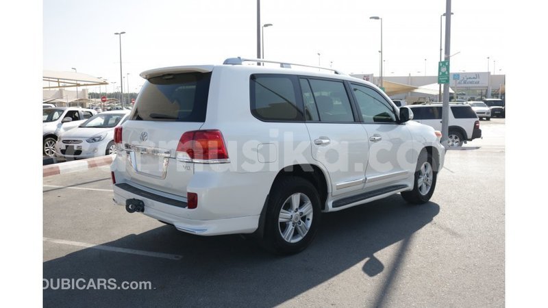 Big with watermark toyota land cruiser harare import dubai 9193