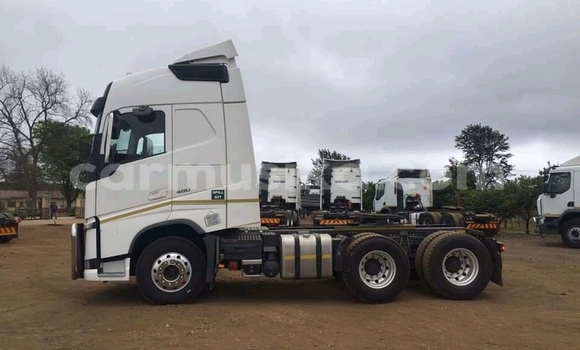 Tenga Tsaru Volvo F4 Chena Rori in Beitbridge in Matabeleland South Tenga Tsaru Volvo F4 Chena Rori in Beitbridge in Matabeleland South