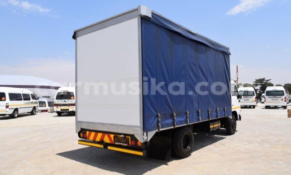 Acheter Occasion Utilitaire Nissan UD Blanc à Beitbridge, Matabeleland South Acheter Occasion Utilitaire Nissan UD Blanc à Beitbridge, Matabeleland South