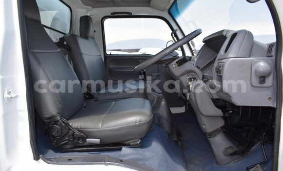 Acheter Occasion Utilitaire Nissan UD Blanc à Beitbridge, Matabeleland South Acheter Occasion Utilitaire Nissan UD Blanc à Beitbridge, Matabeleland South