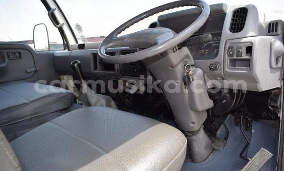 Acheter Occasion Utilitaire Nissan UD Blanc à Beitbridge, Matabeleland South Acheter Occasion Utilitaire Nissan UD Blanc à Beitbridge, Matabeleland South