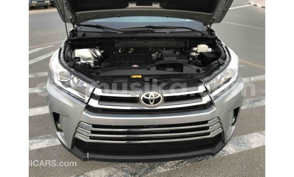 Tenga Imported Toyota Highlander Zvimwe Mota in Import - Dubai in Harare Tenga Imported Toyota Highlander Zvimwe Mota in Import - Dubai in Harare