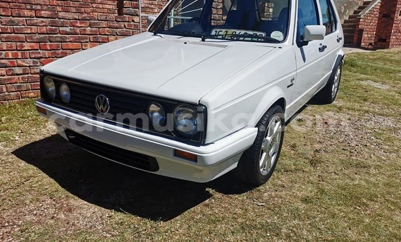 Nunua Ilio tumika Volkswagen Golf Nyeupe Gari ndani ya Beitbridge nchini Matabeleland Kusini Nunua Ilio tumika Volkswagen Golf Nyeupe Gari ndani ya Beitbridge nchini Matabeleland Kusini
