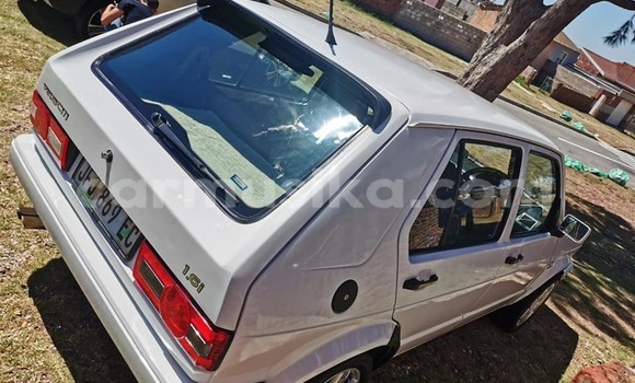 Nunua Ilio tumika Volkswagen Golf Nyeupe Gari ndani ya Beitbridge nchini Matabeleland Kusini Nunua Ilio tumika Volkswagen Golf Nyeupe Gari ndani ya Beitbridge nchini Matabeleland Kusini