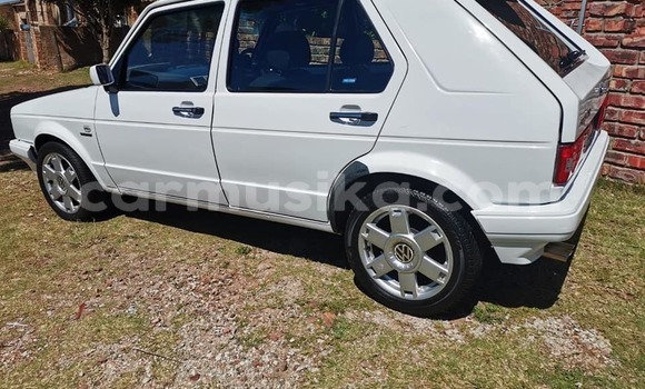 Nunua Ilio tumika Volkswagen Golf Nyeupe Gari ndani ya Beitbridge nchini Matabeleland Kusini Nunua Ilio tumika Volkswagen Golf Nyeupe Gari ndani ya Beitbridge nchini Matabeleland Kusini