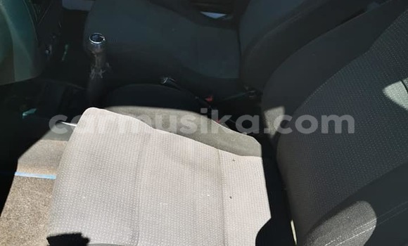 Nunua Ilio tumika Volkswagen Golf Nyeupe Gari ndani ya Beitbridge nchini Matabeleland Kusini Nunua Ilio tumika Volkswagen Golf Nyeupe Gari ndani ya Beitbridge nchini Matabeleland Kusini