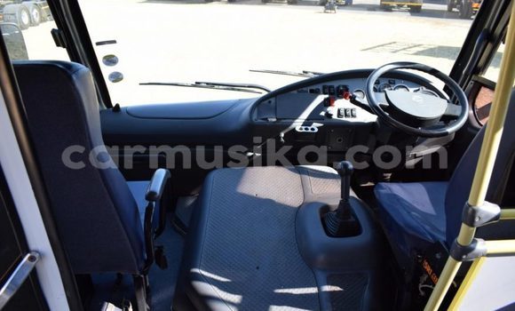 Acheter Occasion Voiture Brabus M V12 Autre à Beitbridge, Matabeleland South Acheter Occasion Voiture Brabus M V12 Autre à Beitbridge, Matabeleland South