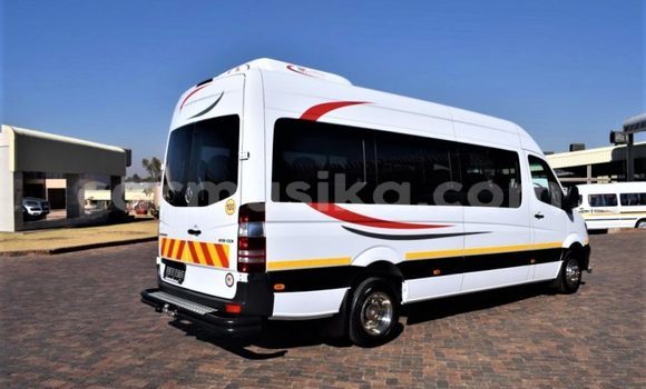 Acheter Occasion Voiture Mercedes‒Benz Esprit Blanc à Beitbridge, Matabeleland South Acheter Occasion Voiture Mercedes‒Benz Esprit Blanc à Beitbridge, Matabeleland South