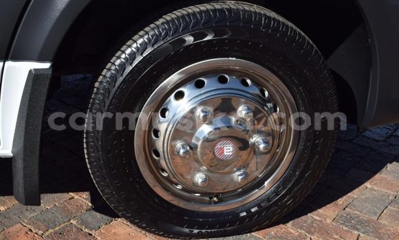 Acheter Occasion Voiture Mercedes‒Benz Esprit Blanc à Beitbridge, Matabeleland South Acheter Occasion Voiture Mercedes‒Benz Esprit Blanc à Beitbridge, Matabeleland South