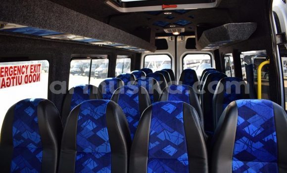 Acheter Occasion Voiture Mercedes‒Benz Esprit Blanc à Beitbridge, Matabeleland South Acheter Occasion Voiture Mercedes‒Benz Esprit Blanc à Beitbridge, Matabeleland South