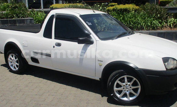 Tenga Tsaru Ford B-MAX Chena Mota in Harare in Harare Tenga Tsaru Ford B-MAX Chena Mota in Harare in Harare