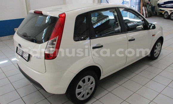 Acheter Occasion Voiture Ford Fiesta Blanc à Beitbridge, Matabeleland South Acheter Occasion Voiture Ford Fiesta Blanc à Beitbridge, Matabeleland South