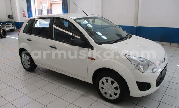 Acheter Occasion Voiture Ford Fiesta Blanc à Beitbridge, Matabeleland South Acheter Occasion Voiture Ford Fiesta Blanc à Beitbridge, Matabeleland South