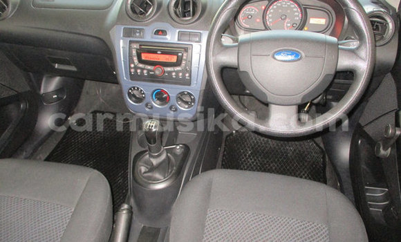 Acheter Occasion Voiture Ford Fiesta Blanc à Beitbridge, Matabeleland South Acheter Occasion Voiture Ford Fiesta Blanc à Beitbridge, Matabeleland South