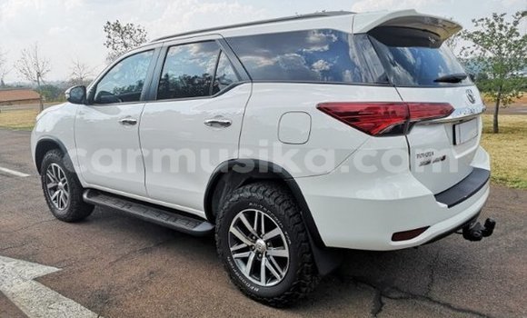 Tenga Tsaru Toyota Fortuner Chena Mota in Harare in Harare Tenga Tsaru Toyota Fortuner Chena Mota in Harare in Harare