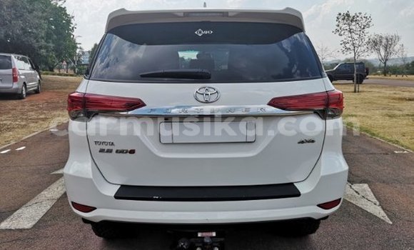 Tenga Tsaru Toyota Fortuner Chena Mota in Harare in Harare Tenga Tsaru Toyota Fortuner Chena Mota in Harare in Harare