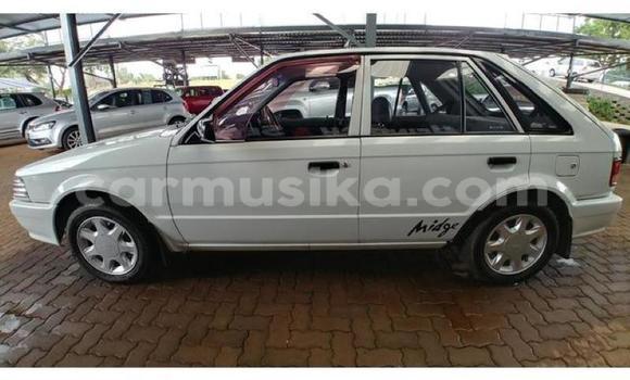 Tenga Tsaru Mazda 323 Chena Mota in Beitbridge in Matabeleland South Tenga Tsaru Mazda 323 Chena Mota in Beitbridge in Matabeleland South