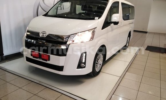 Acheter Occasion Voiture Toyota 4Runner Blanc à Beitbridge, Matabeleland South Acheter Occasion Voiture Toyota 4Runner Blanc à Beitbridge, Matabeleland South