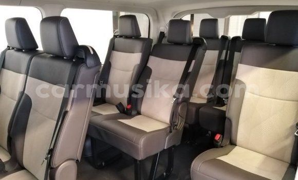 Acheter Occasion Voiture Toyota 4Runner Blanc à Beitbridge, Matabeleland South Acheter Occasion Voiture Toyota 4Runner Blanc à Beitbridge, Matabeleland South