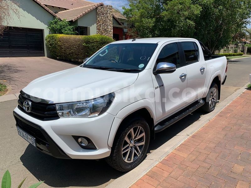 Big with watermark toyota hilux matabeleland south beitbridge 9243