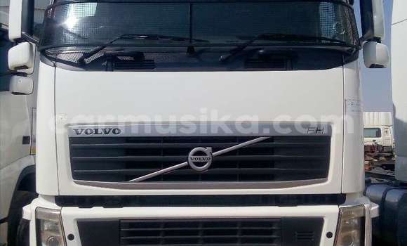Nunua Ilio tumika Volvo F4 Nyeupe Lori ndani ya Beitbridge nchini Matabeleland Kusini