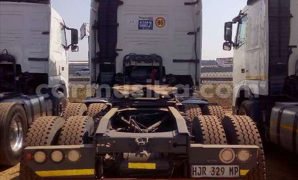 Acheter Occasion Utilitaire Volvo F4 Blanc à Beitbridge, Matabeleland South Acheter Occasion Utilitaire Volvo F4 Blanc à Beitbridge, Matabeleland South
