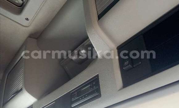 Acheter Occasion Utilitaire Volvo F4 Blanc à Beitbridge, Matabeleland South Acheter Occasion Utilitaire Volvo F4 Blanc à Beitbridge, Matabeleland South