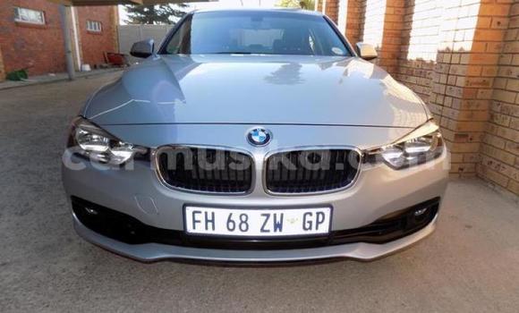 Nunua Ilio tumika BMW 321 Fedha Gari ndani ya Beitbridge nchini Matabeleland Kusini Nunua Ilio tumika BMW 321 Fedha Gari ndani ya Beitbridge nchini Matabeleland Kusini