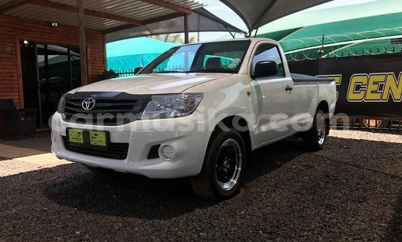 Acheter Occasion Voiture Toyota Hilux Blanc à Beitbridge, Matabeleland South Acheter Occasion Voiture Toyota Hilux Blanc à Beitbridge, Matabeleland South