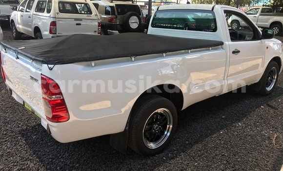 Acheter Occasion Voiture Toyota Hilux Blanc à Beitbridge, Matabeleland South Acheter Occasion Voiture Toyota Hilux Blanc à Beitbridge, Matabeleland South