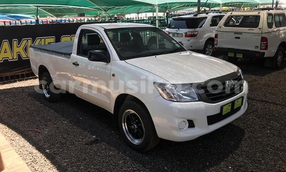 Acheter Occasion Voiture Toyota Hilux Blanc à Beitbridge, Matabeleland South Acheter Occasion Voiture Toyota Hilux Blanc à Beitbridge, Matabeleland South