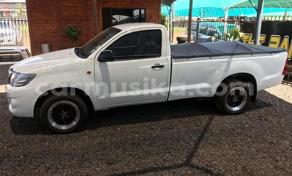 Acheter Occasion Voiture Toyota Hilux Blanc à Beitbridge, Matabeleland South Acheter Occasion Voiture Toyota Hilux Blanc à Beitbridge, Matabeleland South