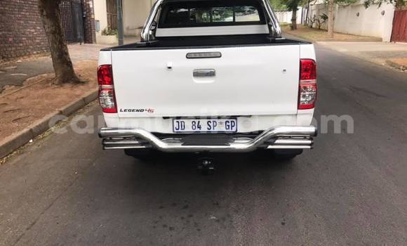 Acheter Occasion Voiture Toyota Hilux Blanc à Beitbridge, Matabeleland South Acheter Occasion Voiture Toyota Hilux Blanc à Beitbridge, Matabeleland South
