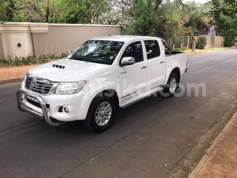 Big with watermark toyota hilux matabeleland south beitbridge 9273