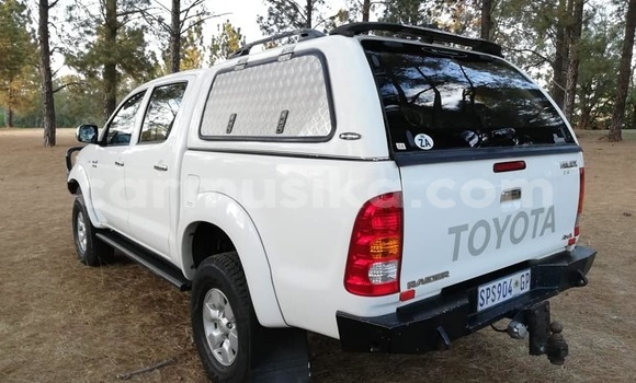 Acheter Occasion Voiture Toyota Hilux Blanc à Beitbridge, Matabeleland South Acheter Occasion Voiture Toyota Hilux Blanc à Beitbridge, Matabeleland South