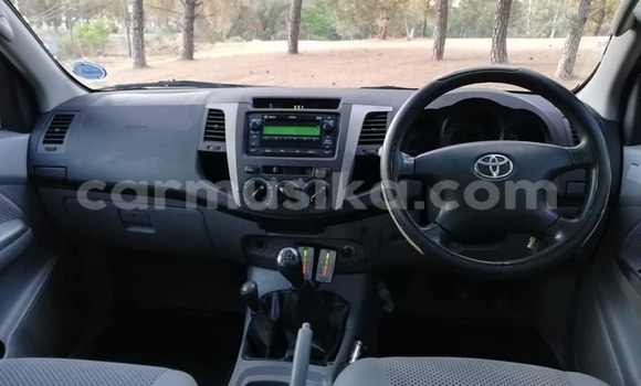 Acheter Occasion Voiture Toyota Hilux Blanc à Beitbridge, Matabeleland South Acheter Occasion Voiture Toyota Hilux Blanc à Beitbridge, Matabeleland South