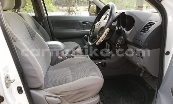 Acheter Occasion Voiture Toyota Hilux Blanc à Beitbridge, Matabeleland South Acheter Occasion Voiture Toyota Hilux Blanc à Beitbridge, Matabeleland South