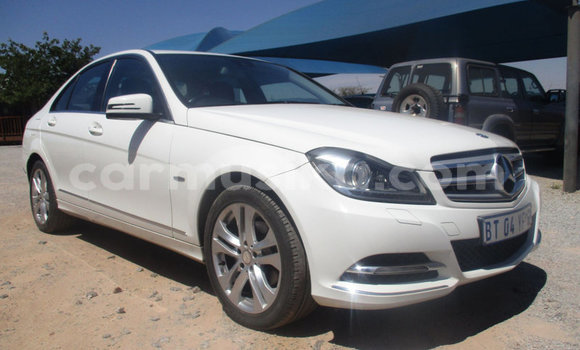 Acheter Occasion Voiture Mercedes‒Benz 190–Series Blanc à Beitbridge, Matabeleland South Acheter Occasion Voiture Mercedes‒Benz 190–Series Blanc à Beitbridge, Matabeleland South