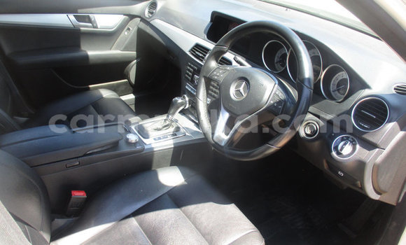 Acheter Occasion Voiture Mercedes‒Benz 190–Series Blanc à Beitbridge, Matabeleland South Acheter Occasion Voiture Mercedes‒Benz 190–Series Blanc à Beitbridge, Matabeleland South