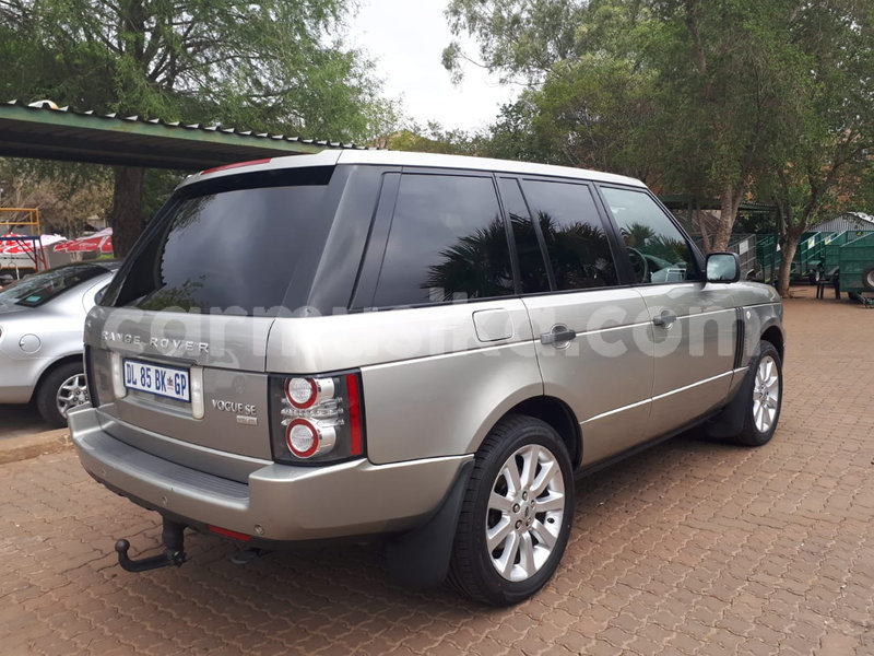 Big with watermark land rover range rover vogue matabeleland south beitbridge 9279